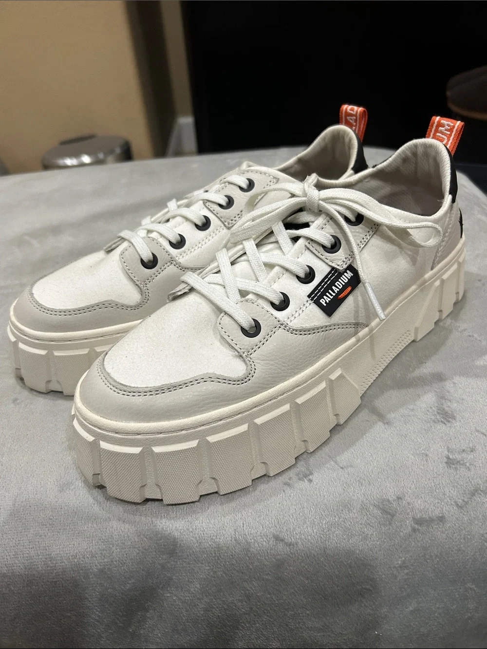 Palladium thick lug